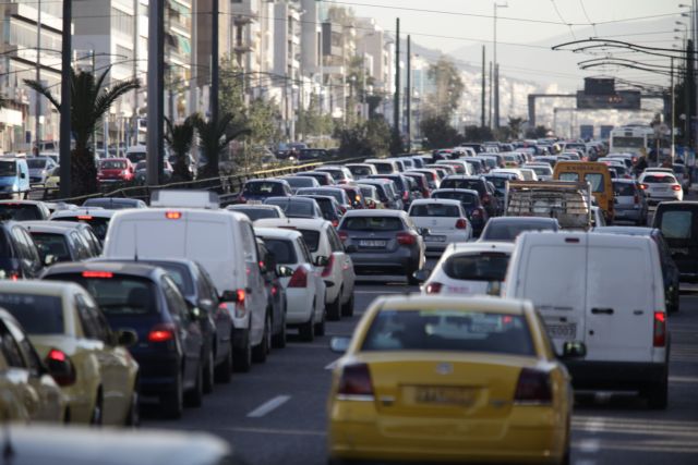«Κινούμαι Ηλεκτρικά»: Επιδοτήθηκαν σχεδόν 1.400 οχήματα σε 30 ώρες
