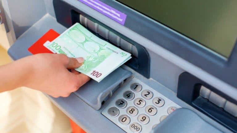 Κοινός τραπεζικός λογαριασμός: Ποιος μπορεί να κάνει ανάληψη όλο το ποσό