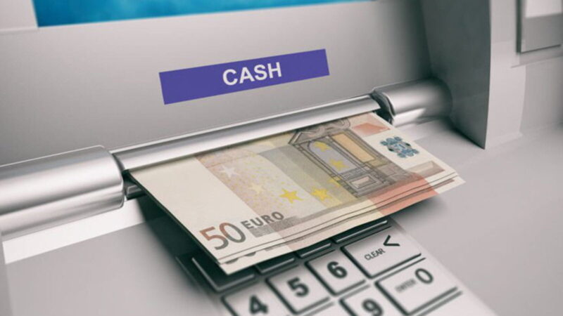 ΔΥΠΑ επιδόματα: Για ποιούς ξεκινούν οι πληρωμές από σήμερα (16/10) στα ATM