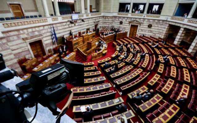 Υπερψηφίστηκε με ευρεία πλειοψηφία από τη Βουλή το ”αντικαπνιστικό νομοσχέδιο”