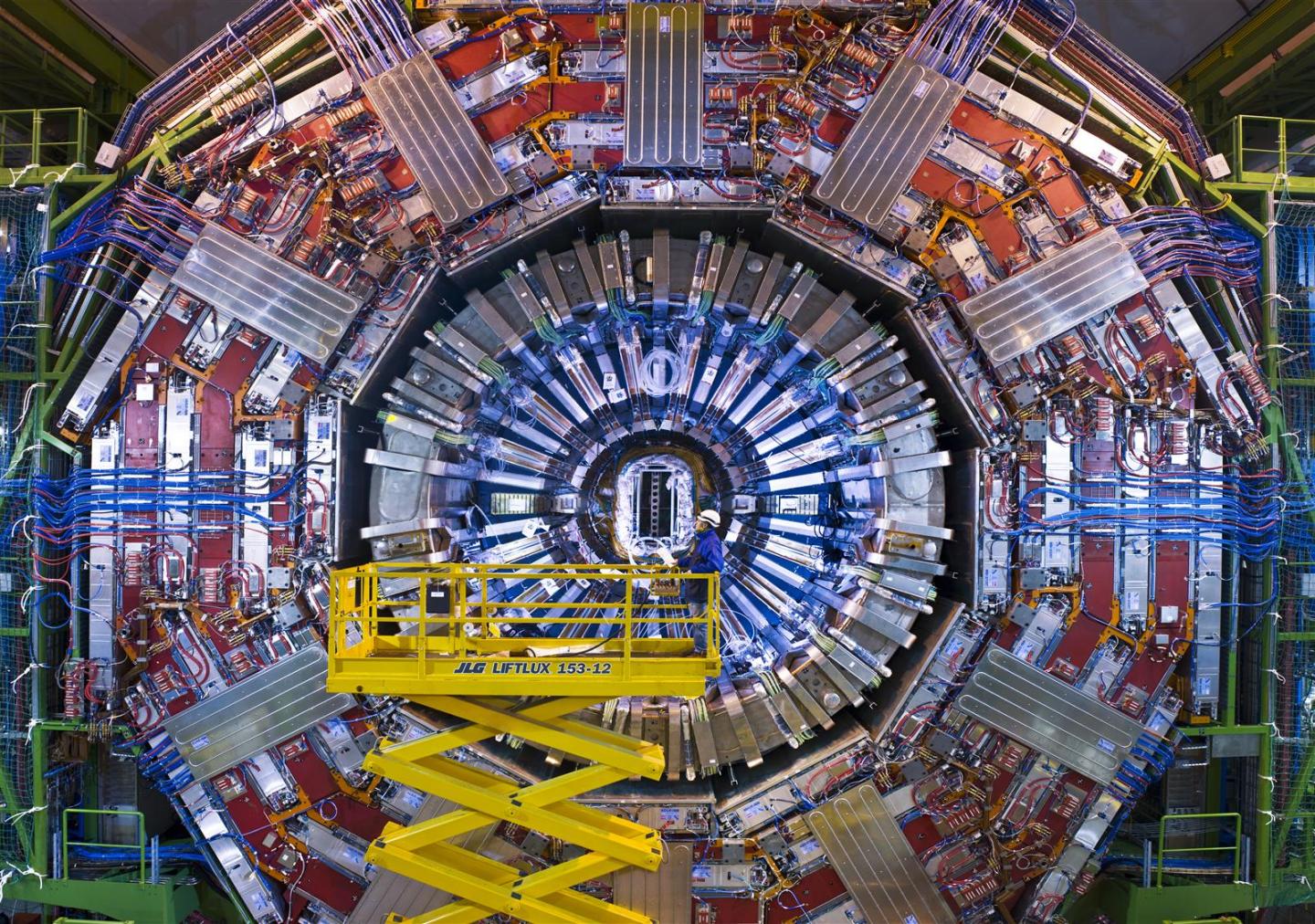 Φυσικοχημικοί επιστήμονες για το κέντρο CERN