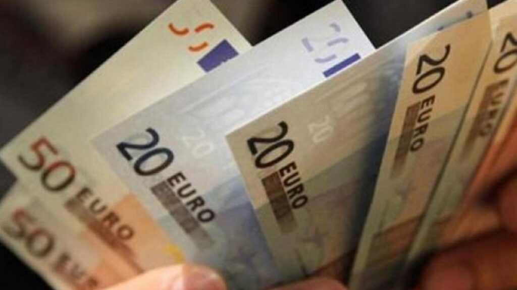 Νέο voucher 300 ευρώ για ανέργους, 500 για εργαζόμενους