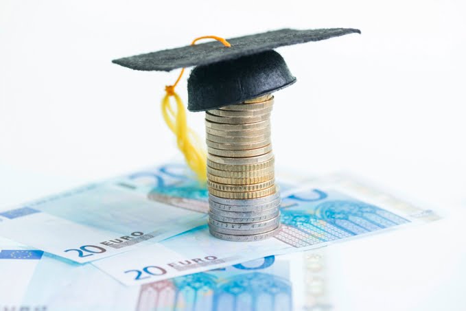 1.000 ευρώ σε φοιτητές: Πότε και πώς θα τα λάβουν - Αρχίζουν οι αιτήσεις (Taxisnet)