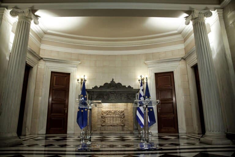Άρσεις ασυλίας: 30-35 βουλευτές διαφωνούν με τη “γραμμή” Μαξίμου