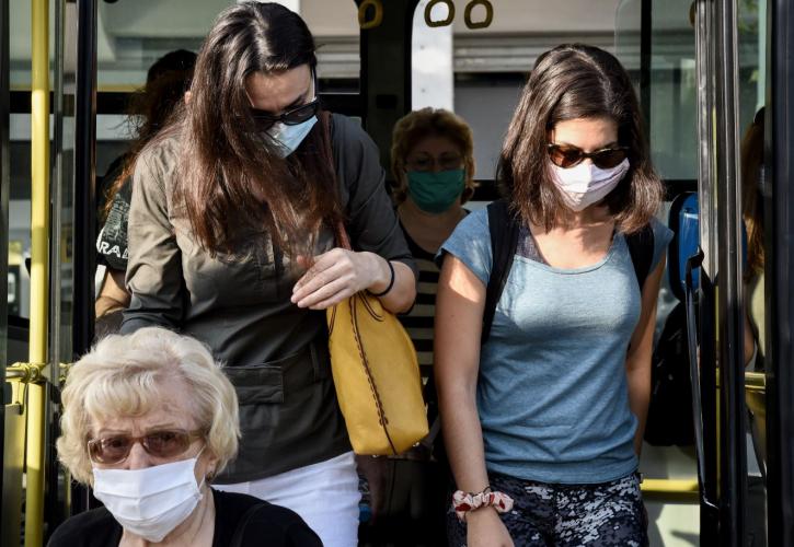 Κορονοϊός: Τέλος οι μάσκες στα ΜΜΜ – Σε ΦΕΚ η παράταση μέτρων σε δομές υγείας
