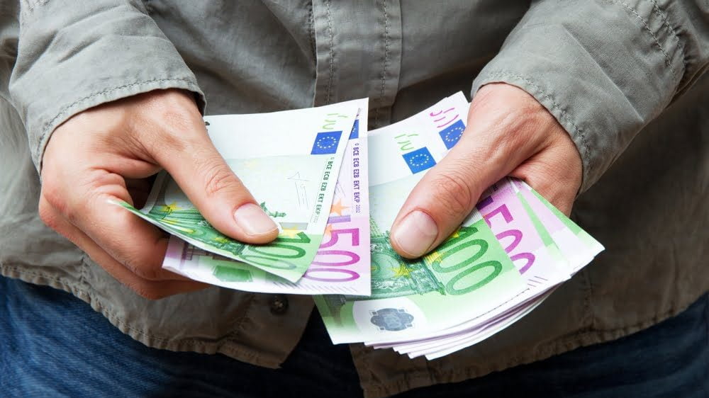 ΟΑΕΔ: Έως 678 ευρώ ειδικό εποχικό επίδομα σε επαγγελματίες 16 κλάδων