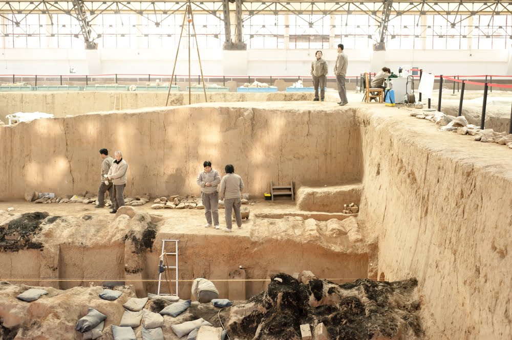 15 αρχαιολόγοι και εργάτες στο Φάληρο