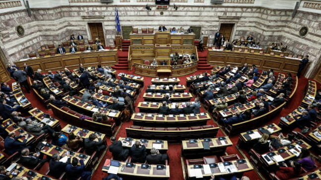 Ψηφίστηκε το νομοσχέδιο για την Πολιτική Προστασία – Από «κόσκινο» οι ΜΚΟ