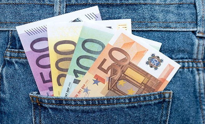 Voucher 200 ευρώ: Αιτήσεις για αγορά tablet και laptop