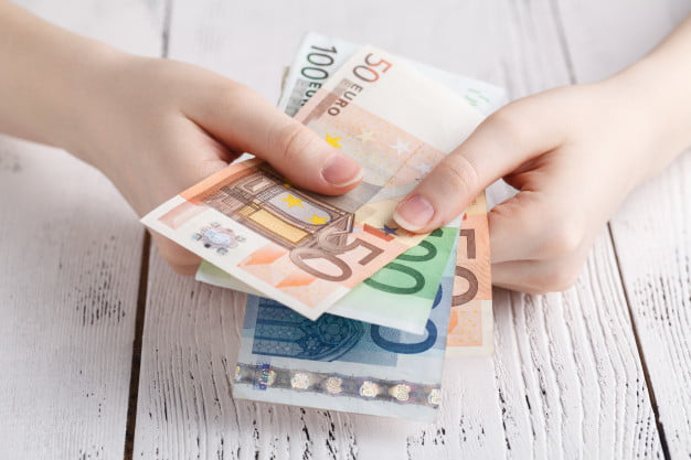 Επίδομα €800: Νέοι δικαιούχοι