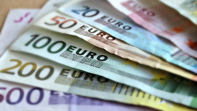 ΟΠΕΚΑ: Ποιοι πληρώνονται εφάπαξ 600 ευρώ