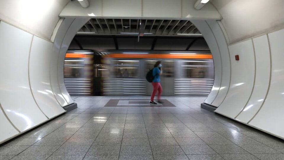 Κυκλοφοριακές ρυθμίσεις σε μετρό και τραμ λόγω των παρελάσεων
