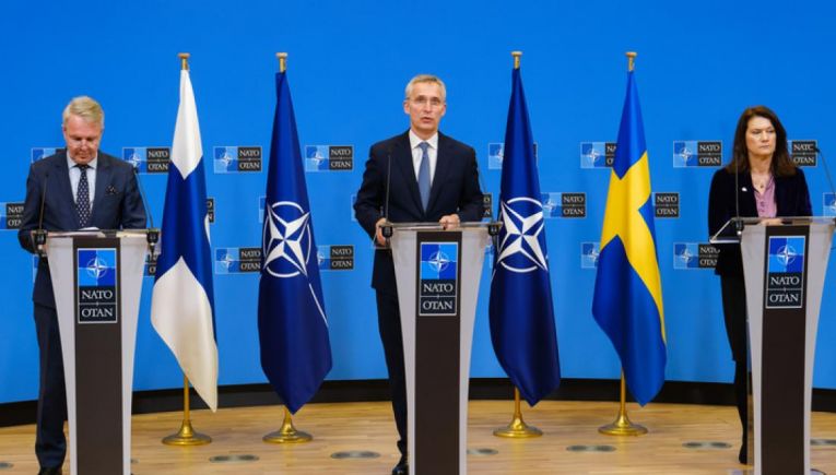 Αίτημα ένταξης στο ΝΑΤΟ καταθέτουν αύριο Σουηδία – Φινλανδία