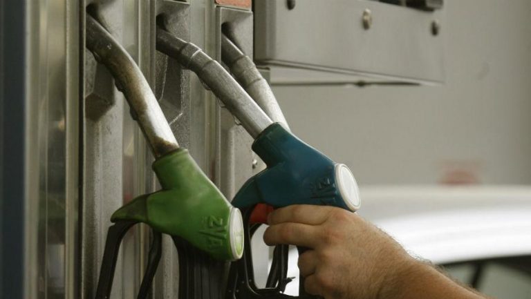 Λαθρεμπόριο καυσίμων: 25 συλλήψεις σε γιγαντιαία επιχείρηση