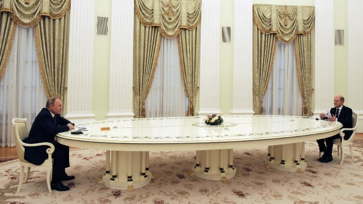 Συνάντηση Πούτιν-Σολτς στο Κρεμλίνο