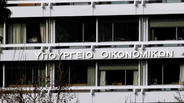 Εξωδικαστικός: 300 δόσεις και «κούρεμα» για 1 στους 3