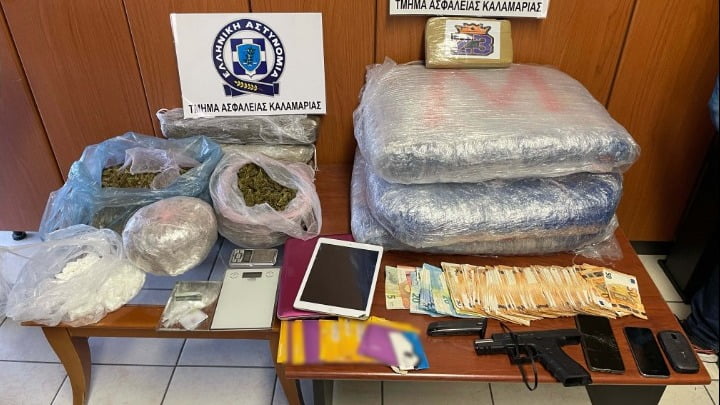 Μεγάλες ποσότητες ναρκωτικών στο διαμέρισμα του 32χρονου στη Θεσσαλονίκη