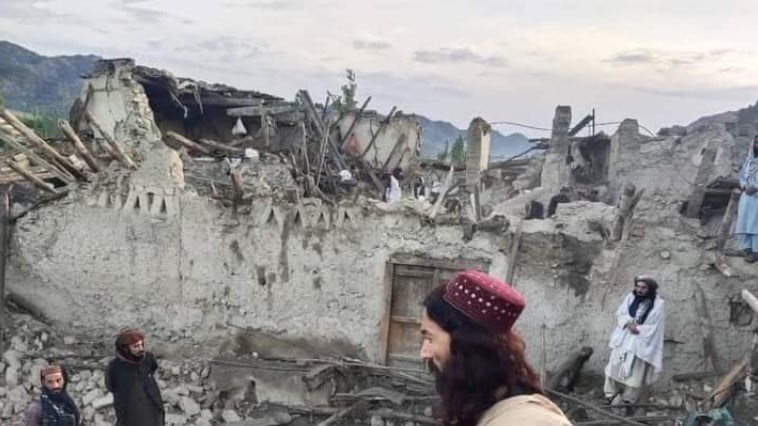 Στους 950 οι νεκροί στο Αφγανιστάν από τον ισχυρό σεισμό