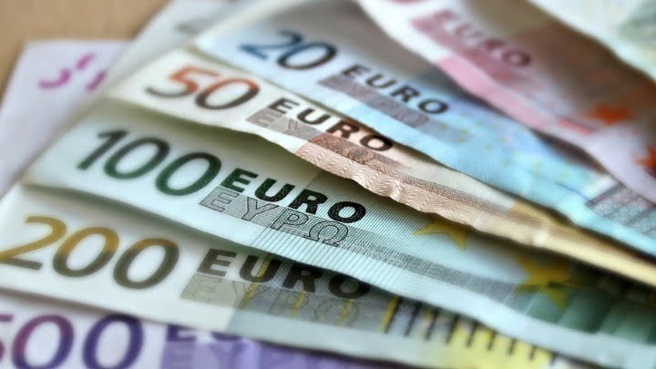 Νέο voucher 2.000 ευρώ για 150.000 δικαιούχους