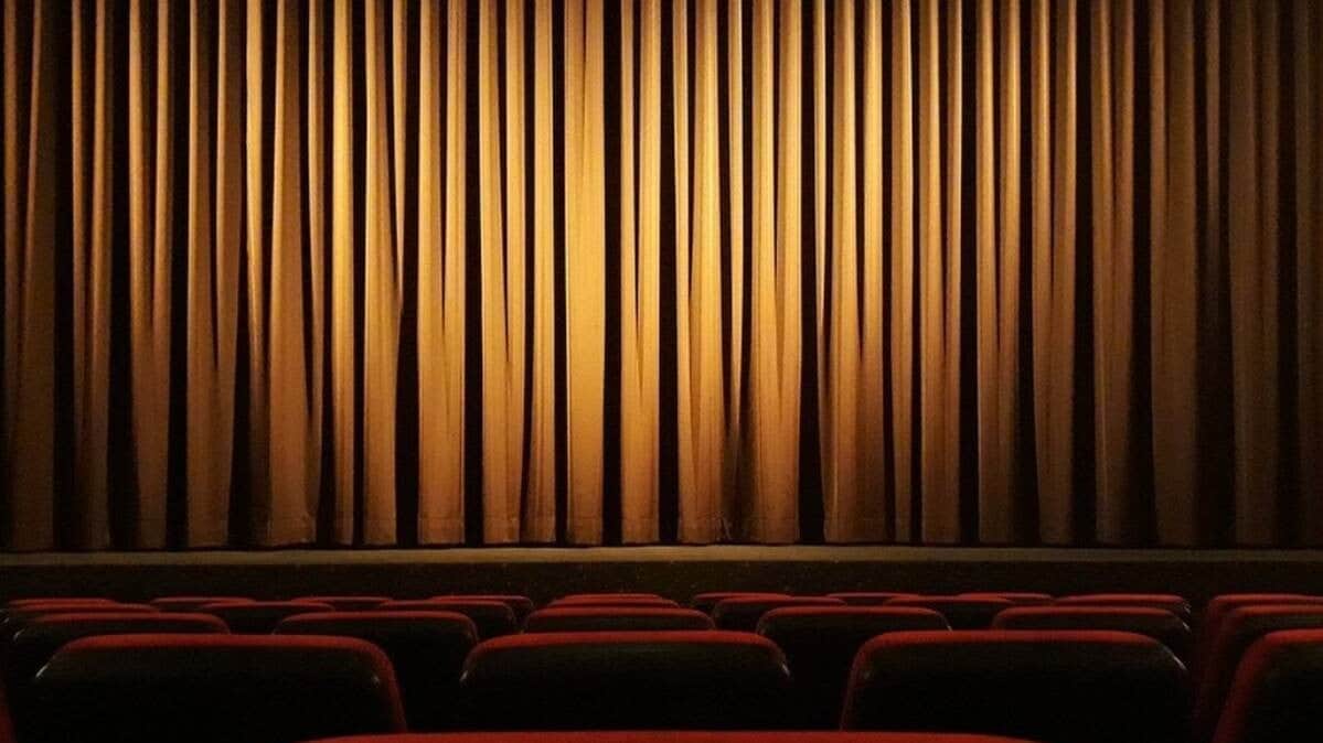 ΔΥΠΑ: Λήγει η προθεσμία για 220.000 επιταγές θεάτρου