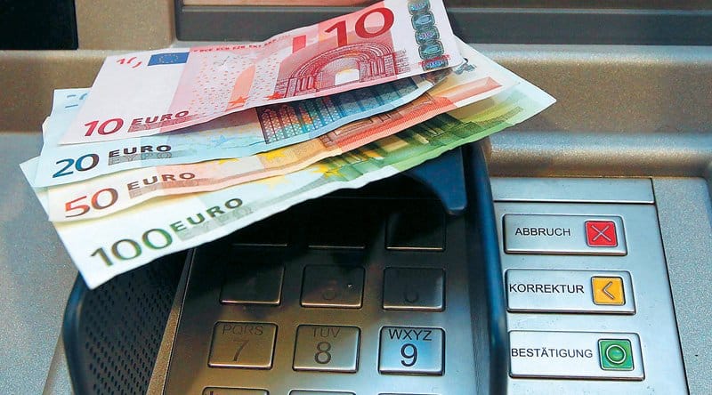 Νέο επίδομα 200 ευρώ: Ποιοι το παίρνουν