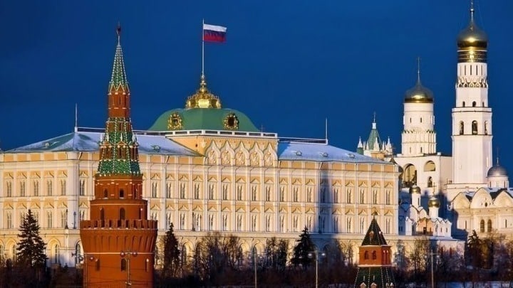 Κρεμλίνο: Διαψεύδει ότι ο Πούτιν απείλησε τον Τζόνσον