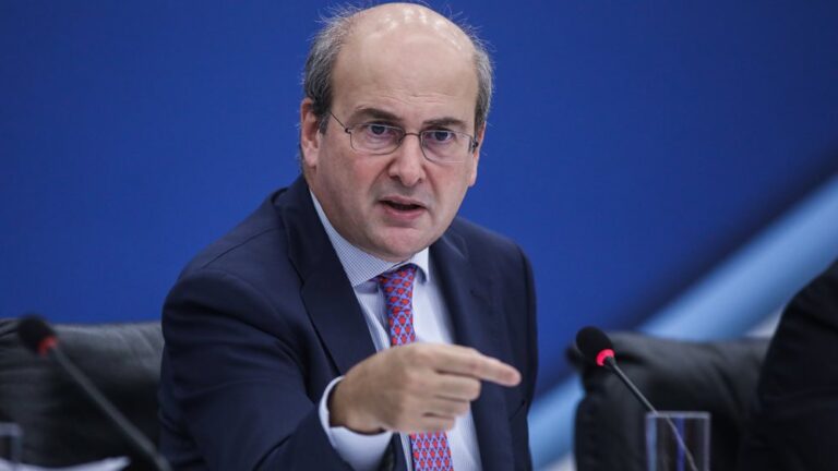 Χατζηδάκης: Τι φορολογικές μειώσεις θα δουν άμεσα οι Έλληνες- Βίντεο