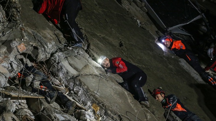 Σεισμός στην Τουρκία: Τραγικός απολογισμός με 4.825 νεκρούς