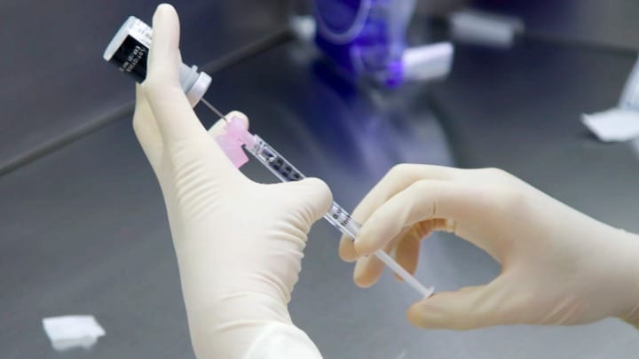 ΠΟΥ: Ποιοί δεν χρειάζεται να κάνουν πλέον εμβόλια για τον κορωνοϊό