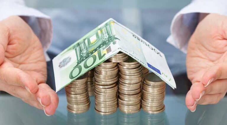 Μείωση επιτοκίων στα δάνεια: Πώς επηρεάζονται δανειολήπτες και δόσεις