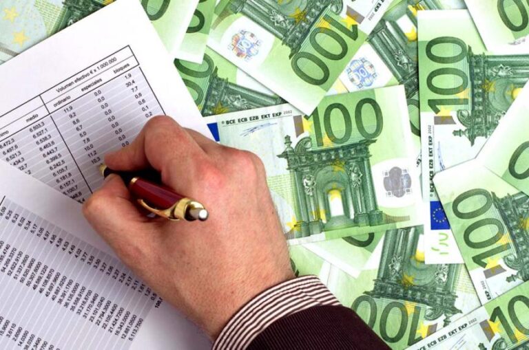 Πόσο πληρώνεις όταν αργήσεις μία δόση; Τα «δωρεάν» δάνεια γίνονται χρέος με επιτόκιο 18%
