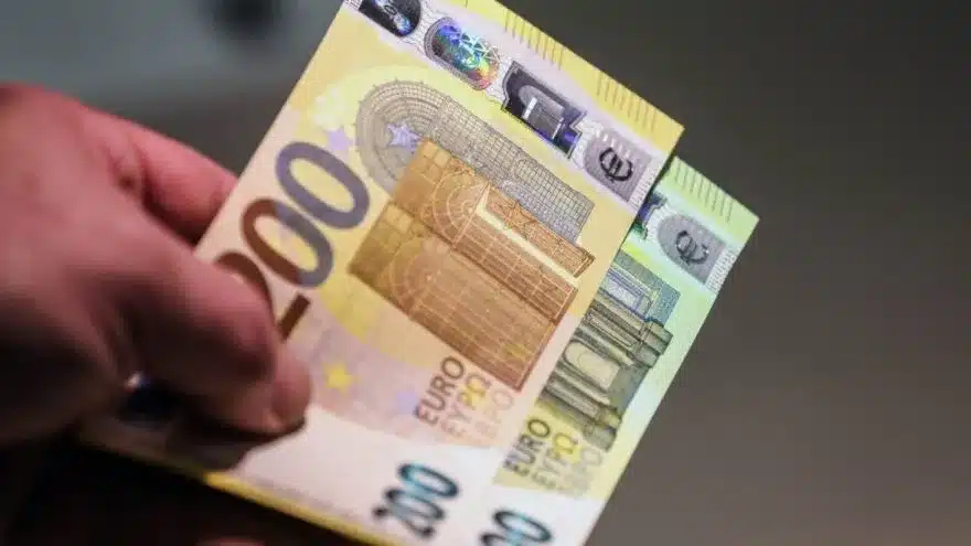 ΟΠΕΚΑ: Πληρώνει αύριο Πέμπτη (21/9) επιδόματα έως 1.000 ευρώ - Ποιους αφορούν