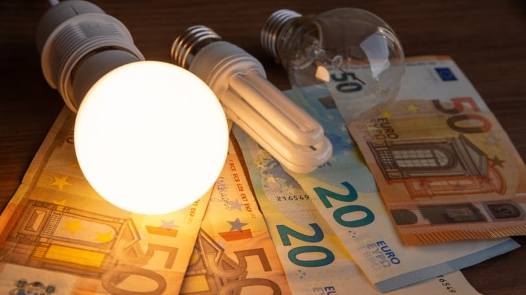 Λογαριασμοί ρεύματος: Τέλος οι επιδοτήσεις στα νοικοκυριά