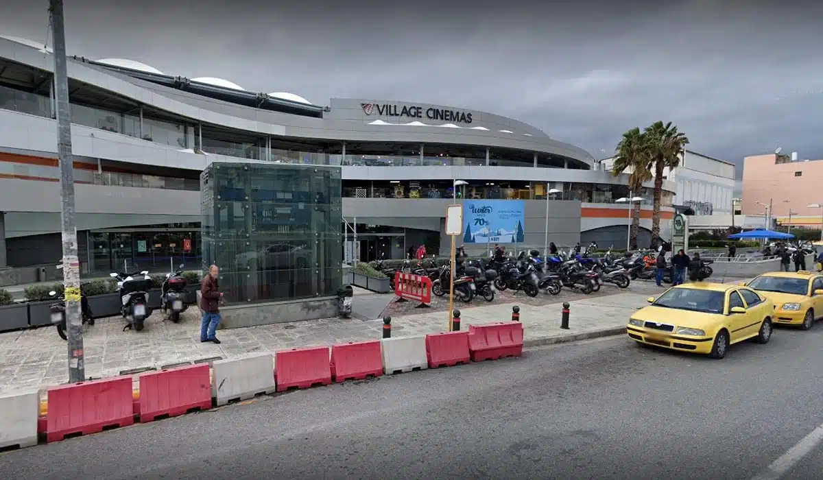 Άγιος Δημήτριος: Άγρια συμπλοκή μεταξύ ανηλίκων σε εμπορικό κέντρο - Δύο τραυματίες