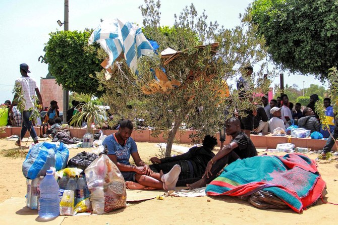 Φρίκη στην Τυνησία: Οδήγησαν μετανάστες στην έρημο και τους άφησαν στην τύχη τους 