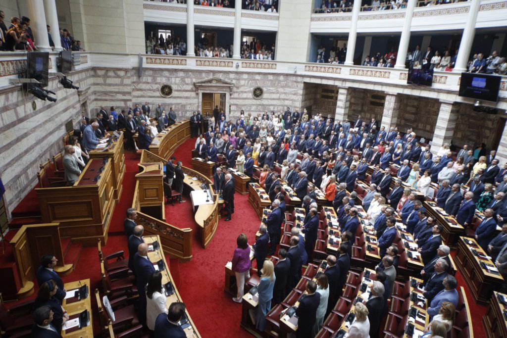 Ολοκληρώθηκε η ορκωμοσία της Βουλής - Ποιες έδρες επέλεξαν οι πολιτικοί αρχηγοί
