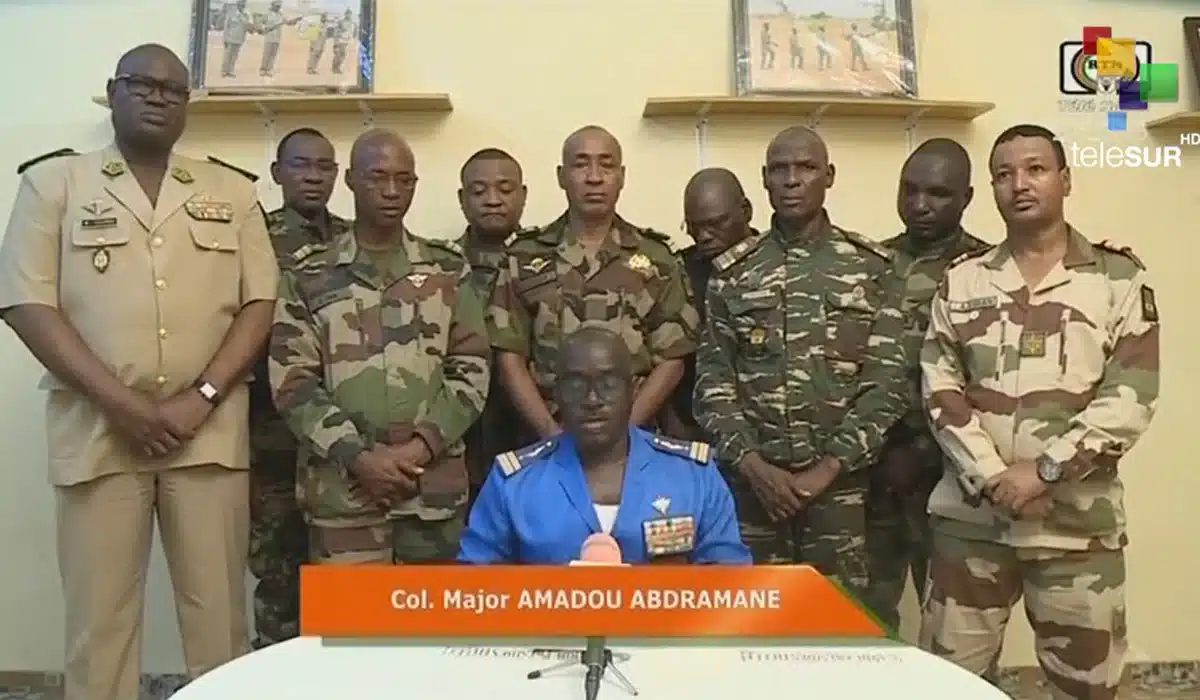 Πραξικόπημα στον Νίγηρα – Στρατιωτικοί ανέτρεψαν τον εκλεγμένο πρόεδρο