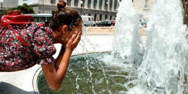 Έφτασε το νέο κύμα καύσωνα - «Καμίνι» η χώρα με εννιά μέρες ανυπόφορης ζέστης