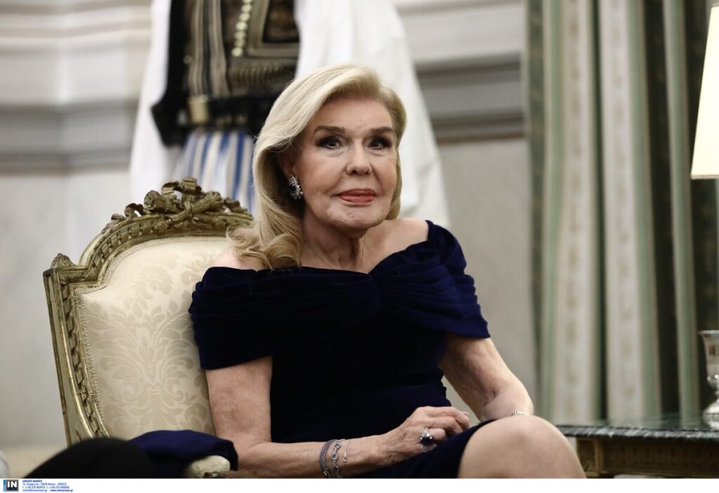 Το τελευταίο «αντίο» στη Μαριάννα Βαρδινογιάννη – Εικόνες από το Α’ Νεκροταφείο