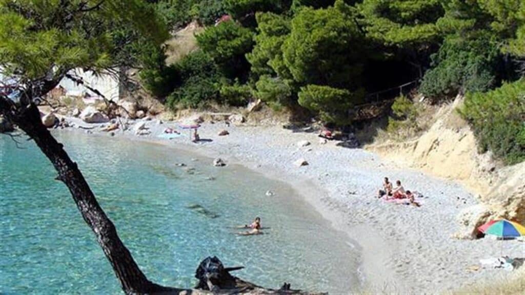 Καμπανάκι για το καλοκαίρι: Ποιες παραλίες κρίθηκαν ακατάλληλες
