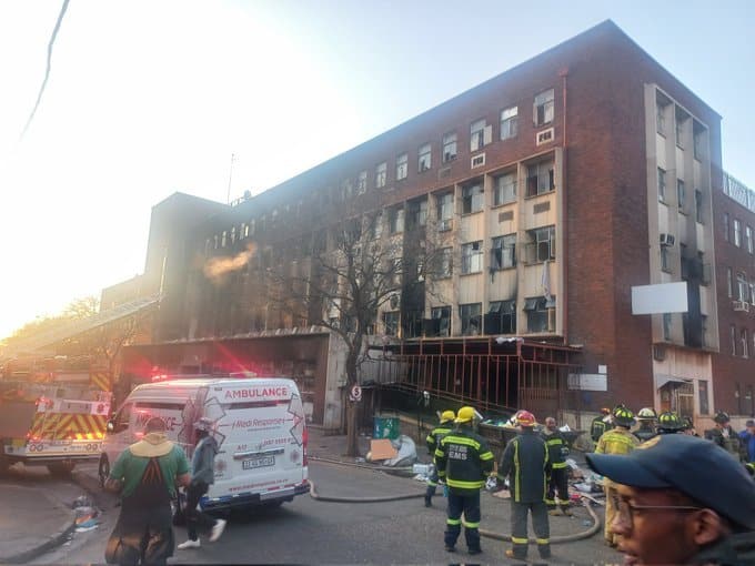 Τουλάχιστον 52 νεκροί από πυρκαγιά σε κτίριο στο Γιοχάνεσμπουργκ