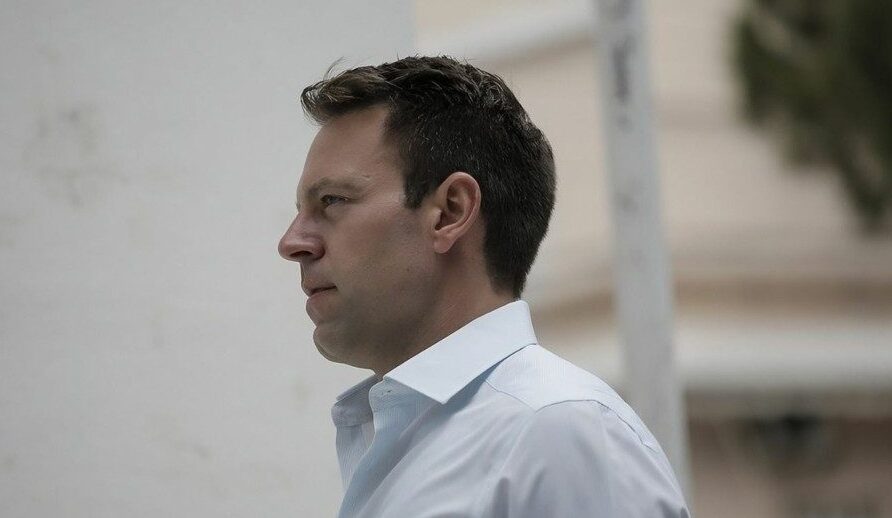 Στέφανος Κασσελάκης: Ανακοίνωσε την υποψηφιότητα του για την προεδρία του ΣΥΡΙΖΑ