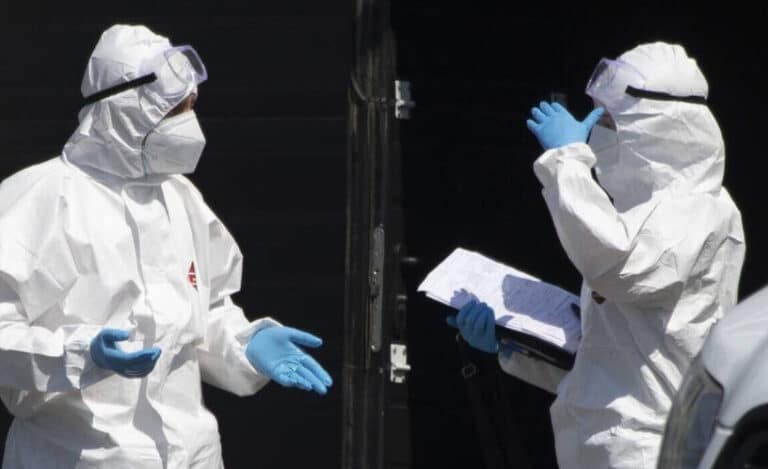 Προσοχή! Έξαρση κοκκύτη και κορονοϊού το καλοκαίρι