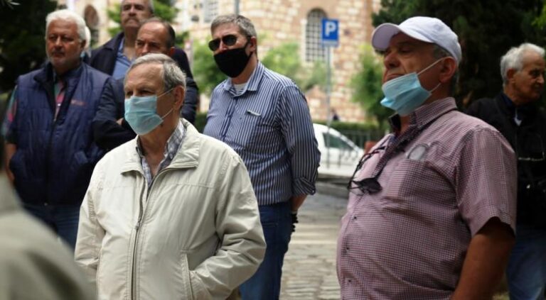 Συντάξεις: «Παγώνουν» έως το 2030 τα όρια ηλικίας – Ποιους αφορά