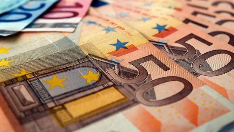 Συντάξεις χηρείας: «Παγώνουν» οι περικοπές – Τρία σενάρια στο τραπέζι