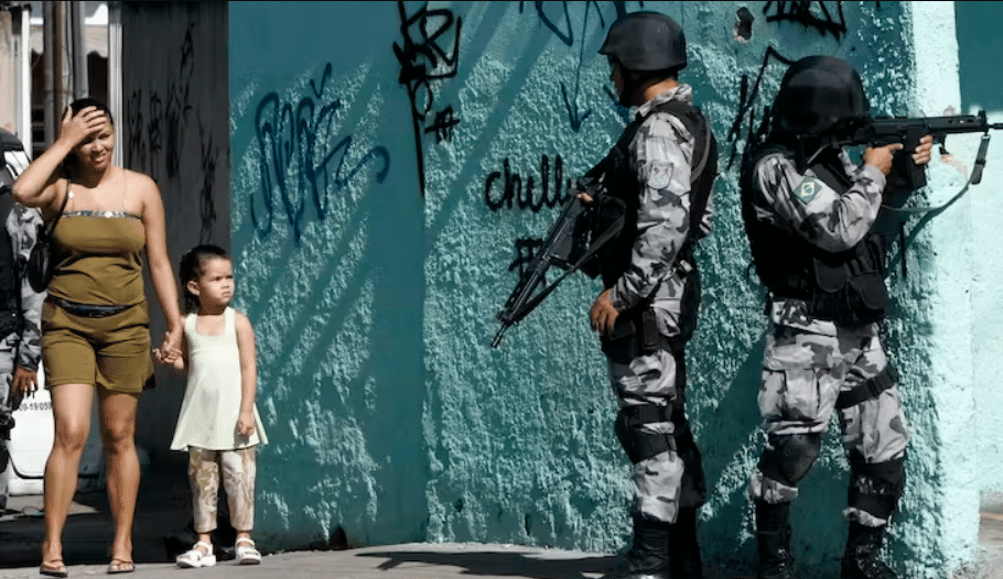 Σοκ στη Βραζιλία: 5χρονη νεκρή από αδέσποτη σφαίρα σε φαβέλα του Ρίο ντε Τζανέιρο