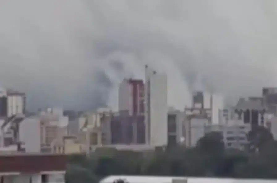 Σύννεφο «μαμούθ» εξαφανίζει τον ουρανό της Βραζιλίας - Εντυπωσιακό βίντεο