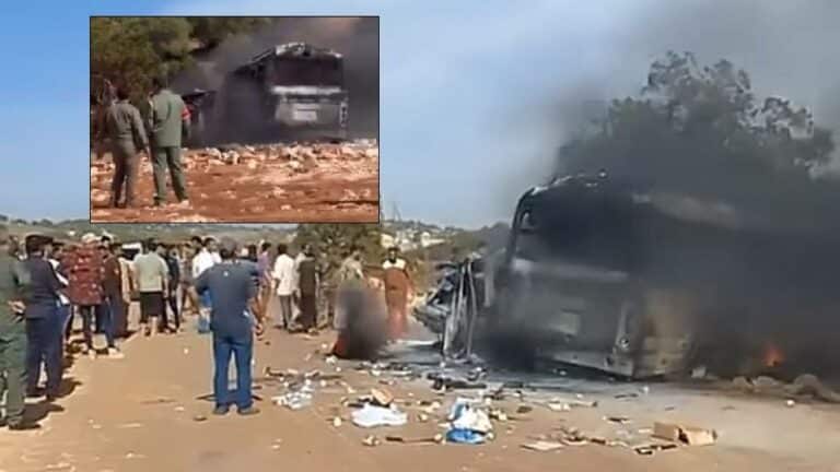 Στιγμιότυπο από το λεωφορείο που καταστράφηκε στη Λιβύη και έχασαν τη ζωή τους πέντε Έλληνες