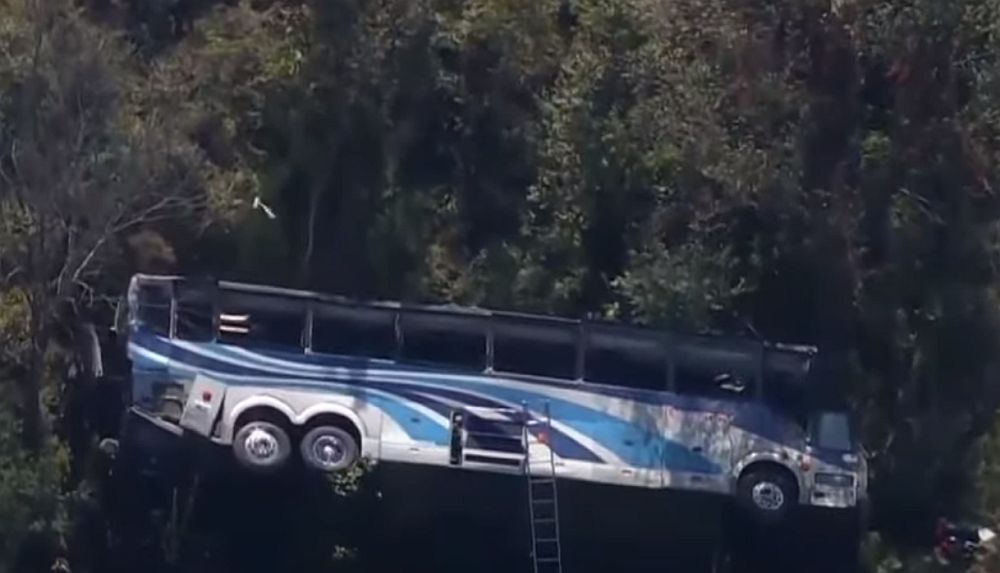 ΗΠΑ: Λεωφορείο με μαθητές έπεσε σε χαράδρα στη Νέα Υόρκη – Δύο νεκροί και πολλοί τραυματίες (Video)