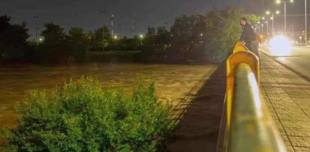 Κακοκαιρία «Daniel»: Μεταμεσονύχτια σύσκεψη στην Πυροσβεστική Υπηρεσία για τον Πηνειό